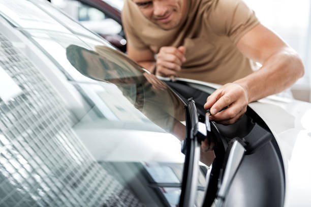 Our Mobile Windshield Repair Services Come to You in Azusa